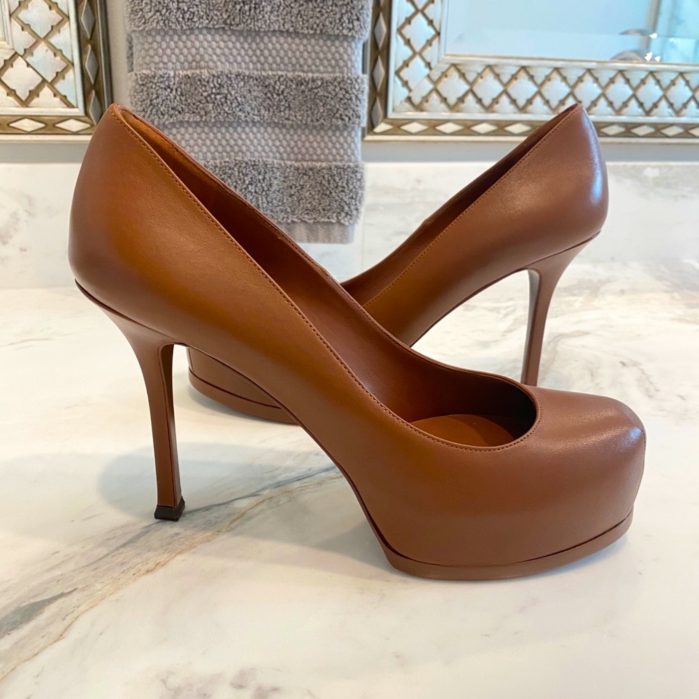 YSL Yves Saint Laurent Tribute Two “Tribtoo” Pumps